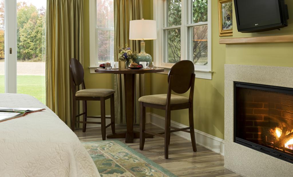 At Huntingfield Creek Bed & Breakfast 4*